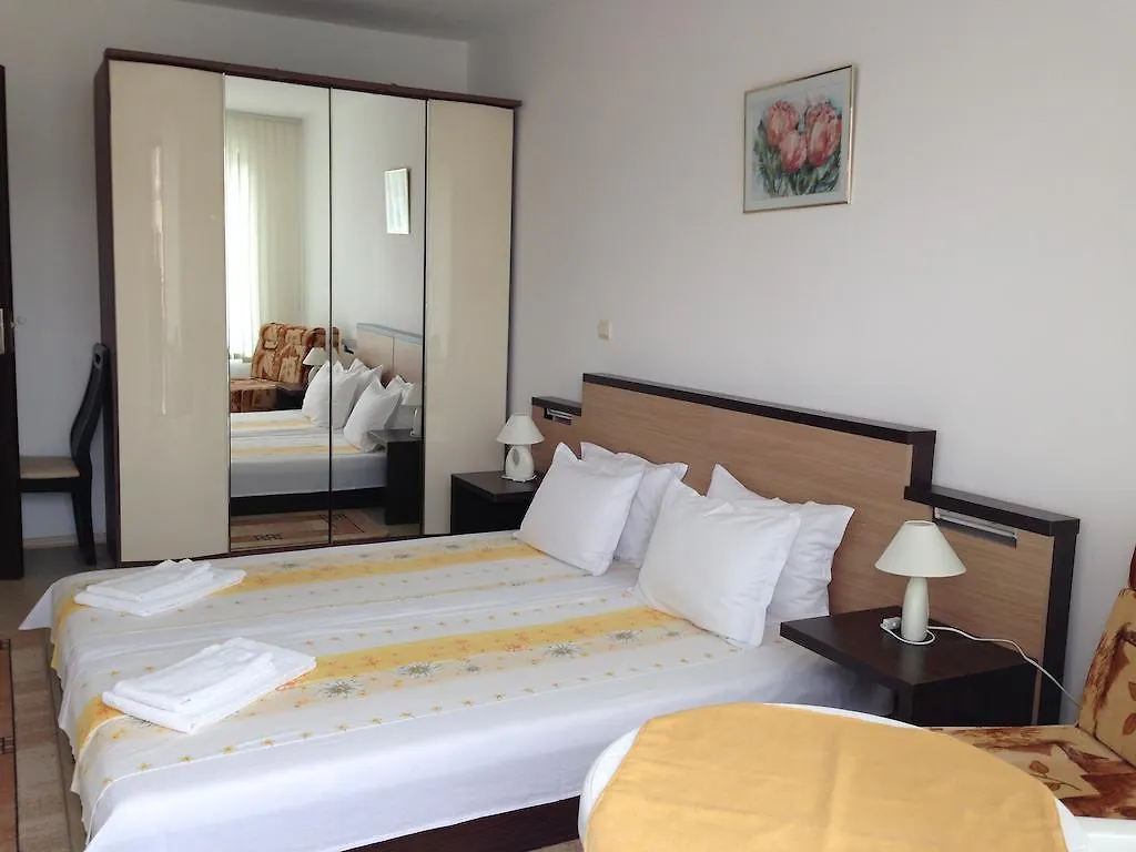 Festa Pomorie Resort 4*,